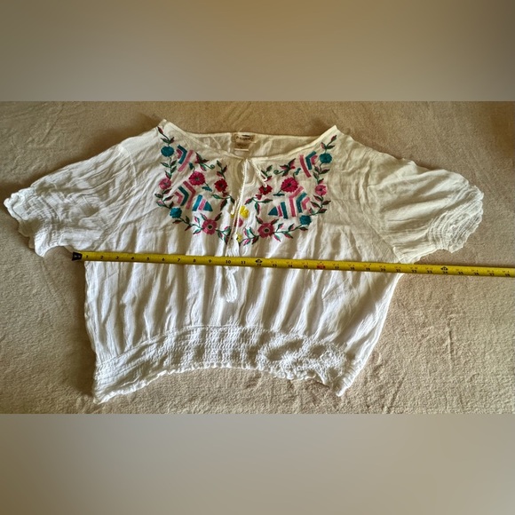 Passport White Blouse with Colorful Embroidery Size XL - Picture 6 of 9